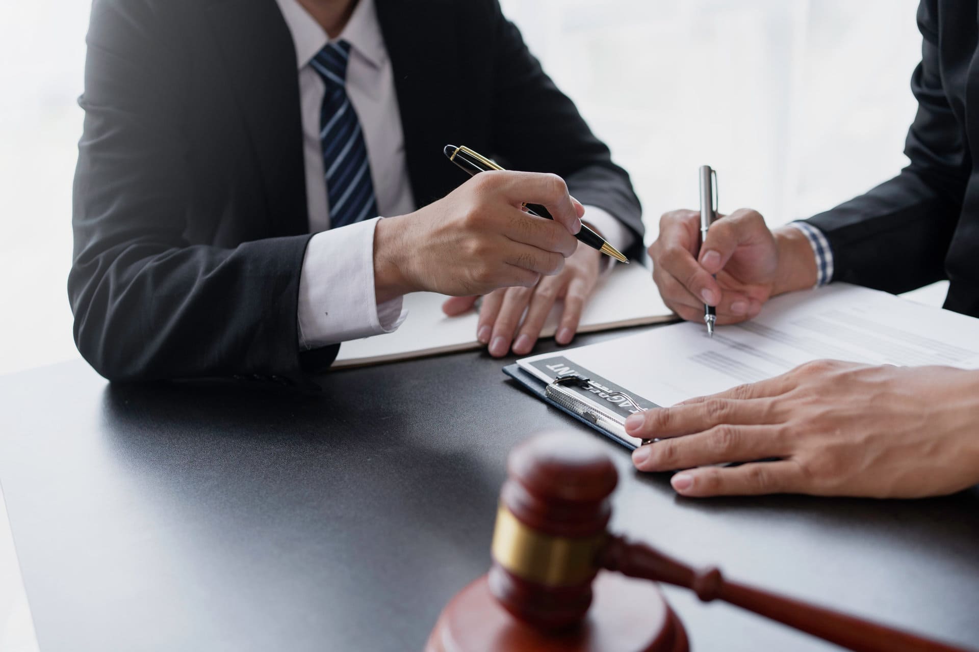 Attorney provide advice on litigation matters and sign contracts